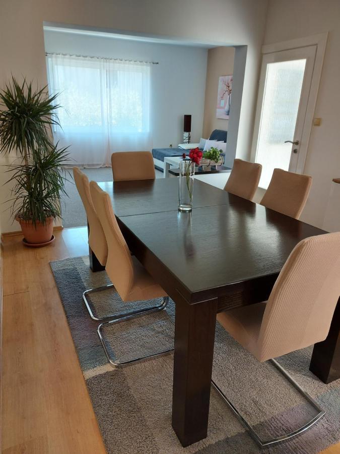 Apartman Larisa Apartment Kampor ภายนอก รูปภาพ