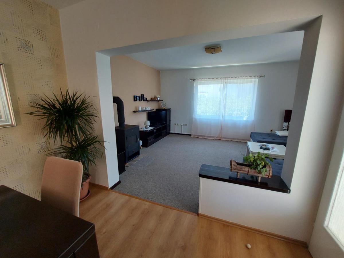 Apartman Larisa Apartment Kampor ภายนอก รูปภาพ