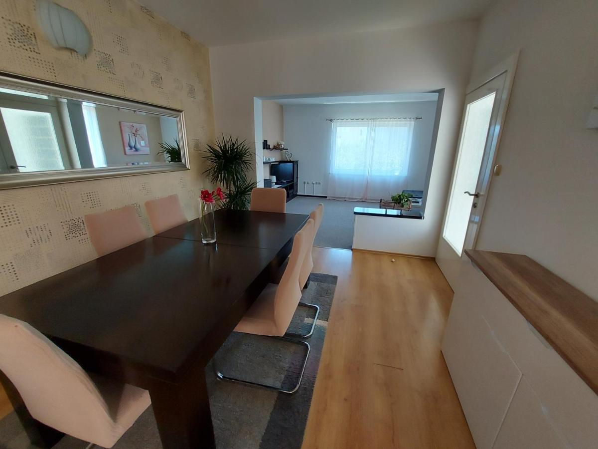 Apartman Larisa Apartment Kampor ภายนอก รูปภาพ
