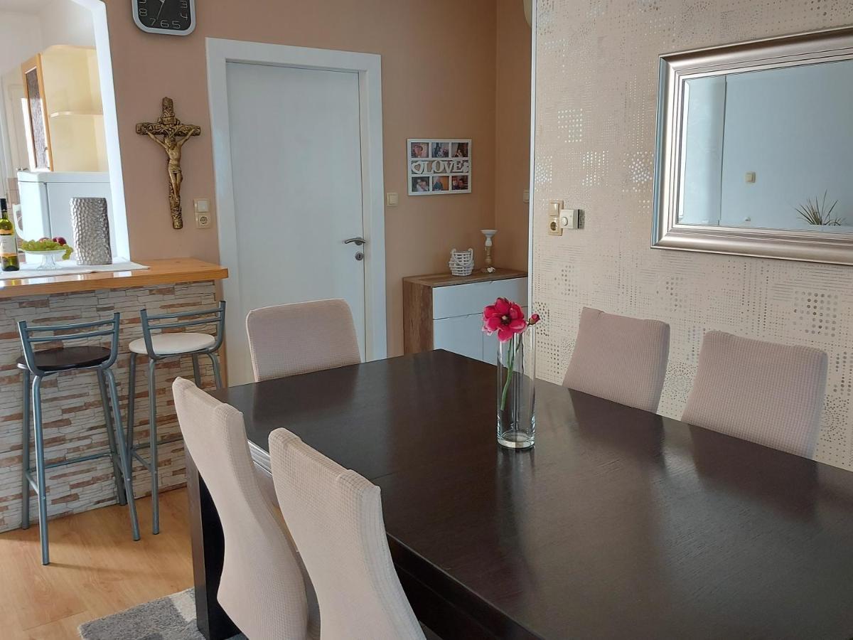 Apartman Larisa Apartment Kampor ภายนอก รูปภาพ