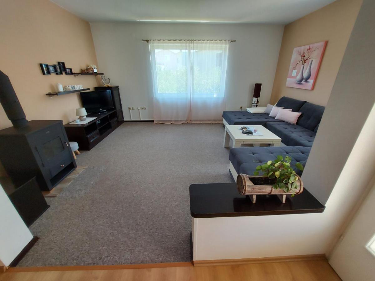 Apartman Larisa Apartment Kampor ภายนอก รูปภาพ