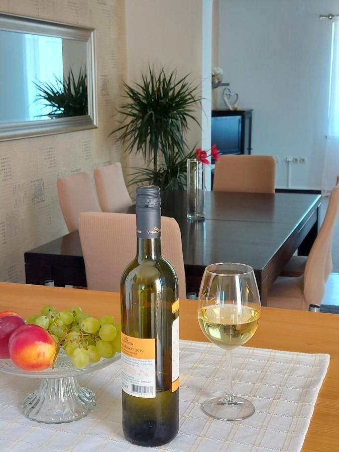 Apartman Larisa Apartment Kampor ภายนอก รูปภาพ
