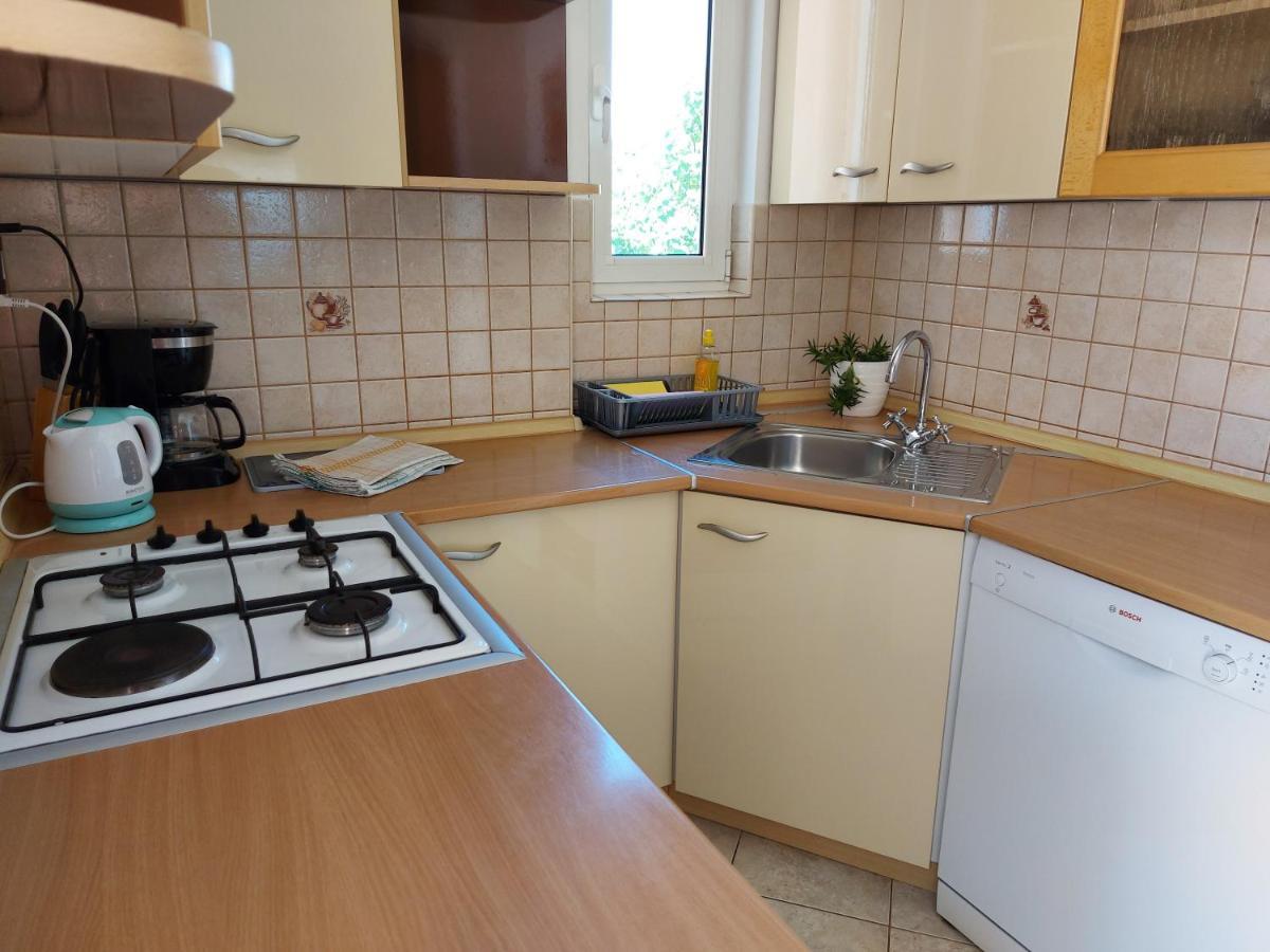 Apartman Larisa Apartment Kampor ภายนอก รูปภาพ