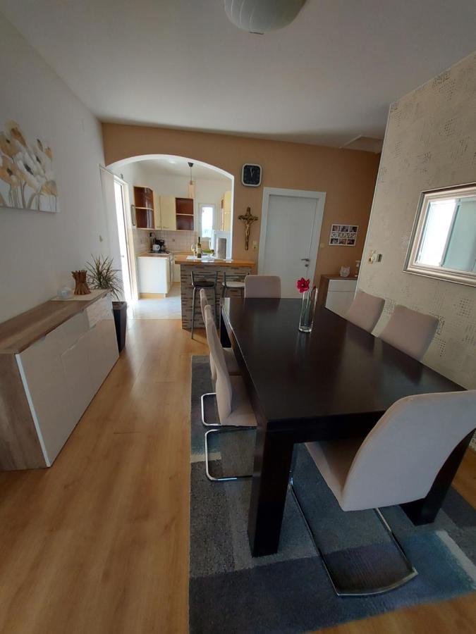 Apartman Larisa Apartment Kampor ภายนอก รูปภาพ