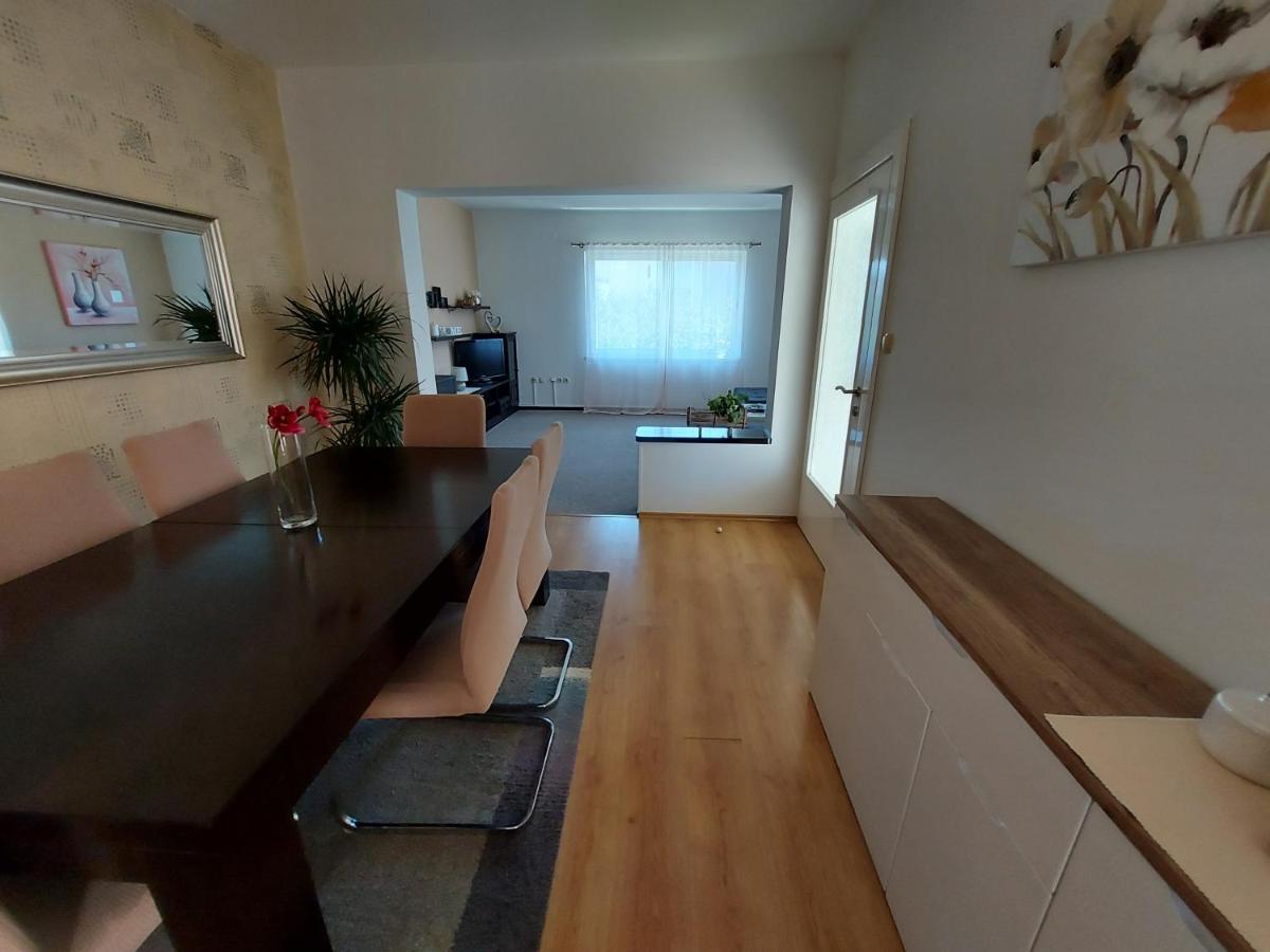 Apartman Larisa Apartment Kampor ภายนอก รูปภาพ