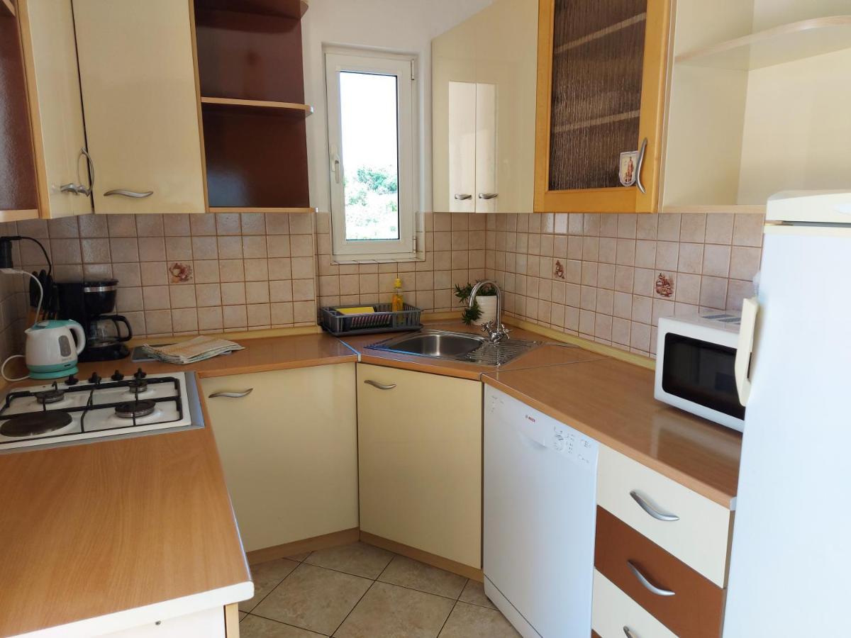 Apartman Larisa Apartment Kampor ภายนอก รูปภาพ