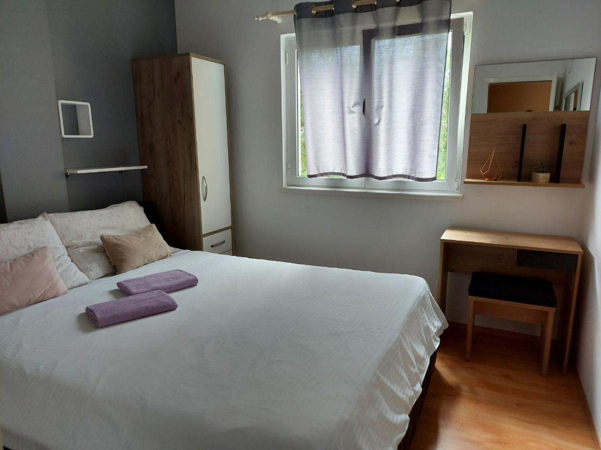 Apartman Larisa Apartment Kampor ภายนอก รูปภาพ