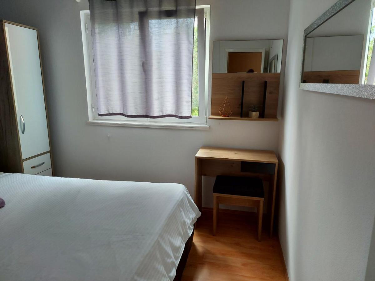 Apartman Larisa Apartment Kampor ภายนอก รูปภาพ