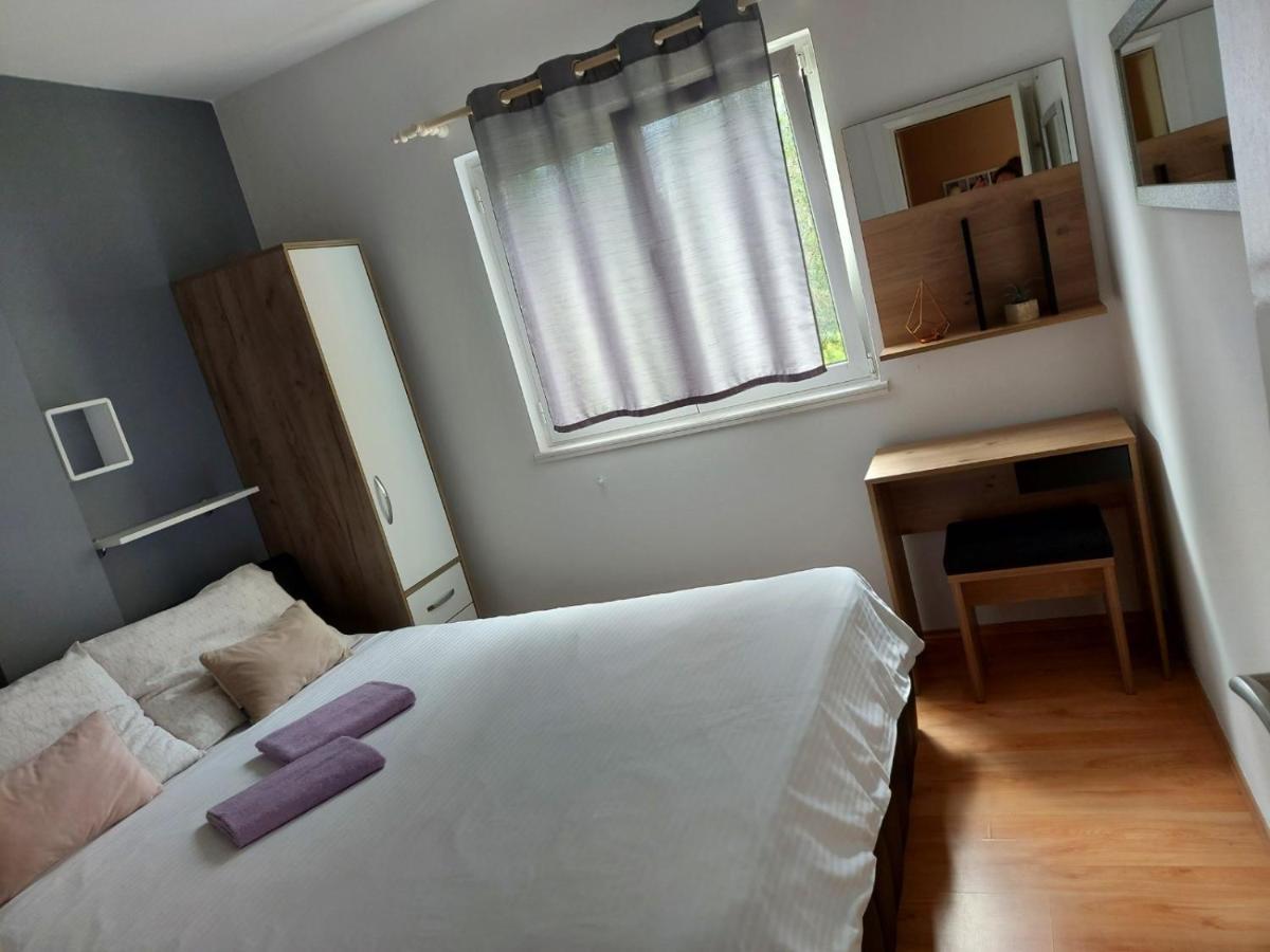 Apartman Larisa Apartment Kampor ภายนอก รูปภาพ