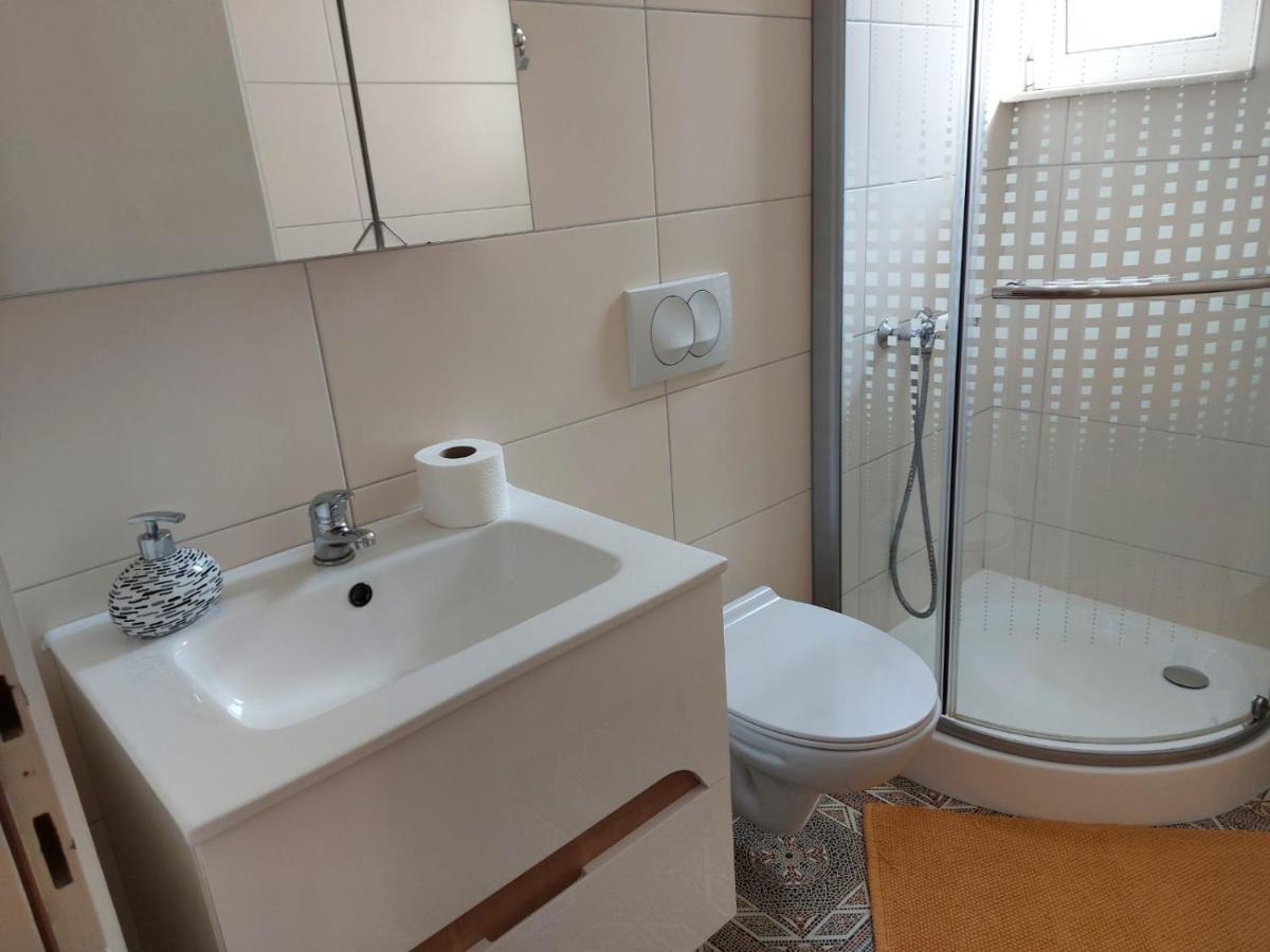 Apartman Larisa Apartment Kampor ภายนอก รูปภาพ