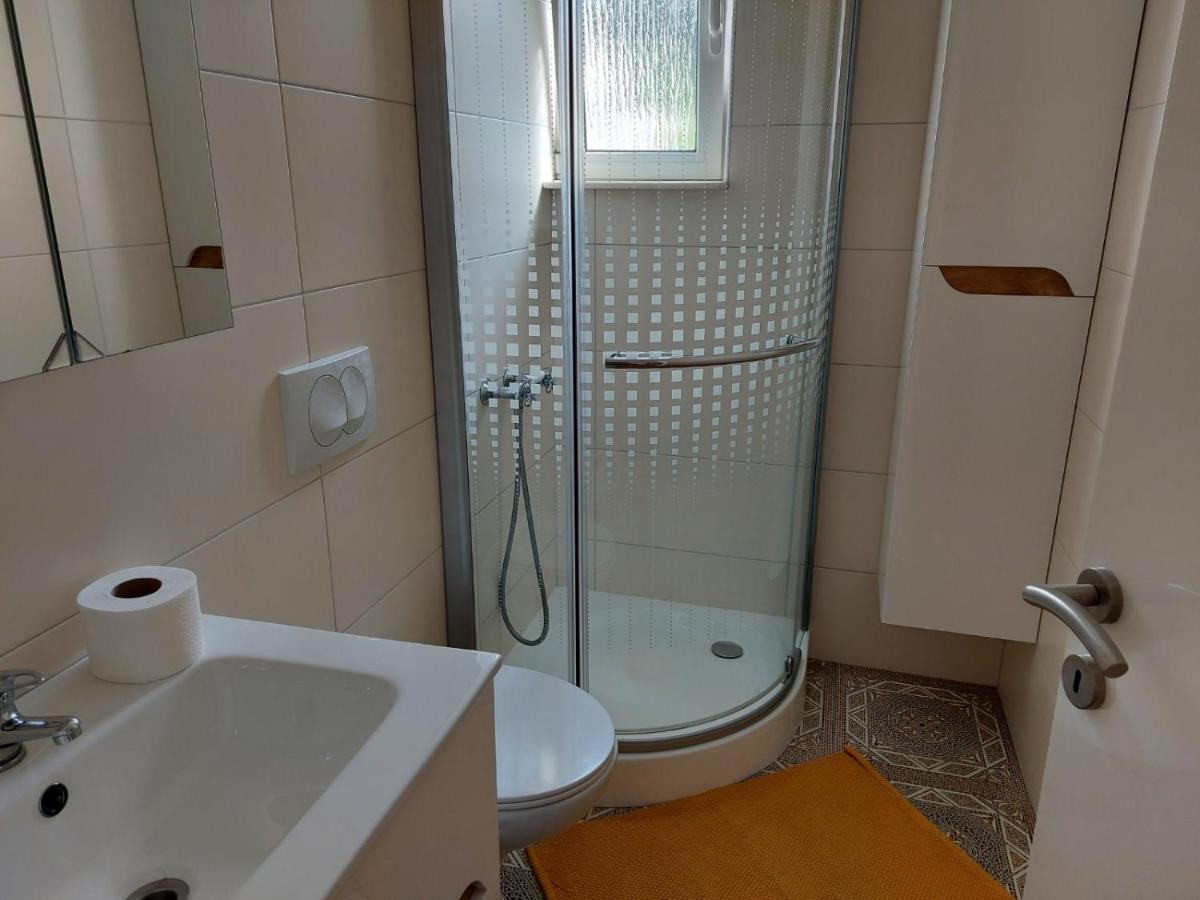 Apartman Larisa Apartment Kampor ภายนอก รูปภาพ