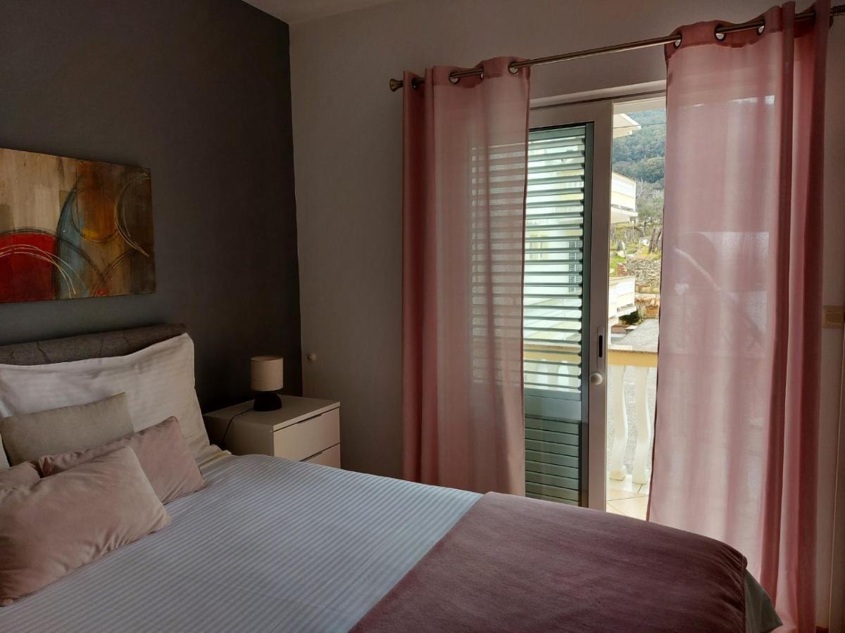 Apartman Larisa Apartment Kampor ภายนอก รูปภาพ